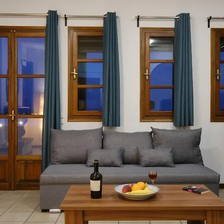 Private Evgenia With Swimming Pool פריסה