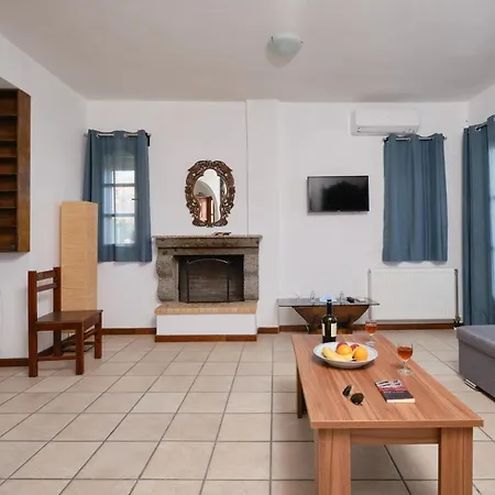 Private Evgenia With Swimming Pool فيلة بيريسا