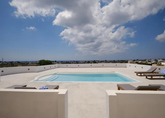 Private Evgenia With Swimming Pool فيلة